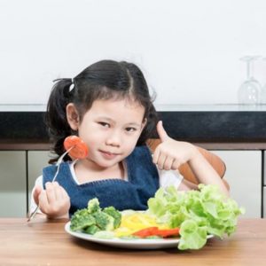 Tìm ra 4 giải pháp cho trẻ biếng ăn
