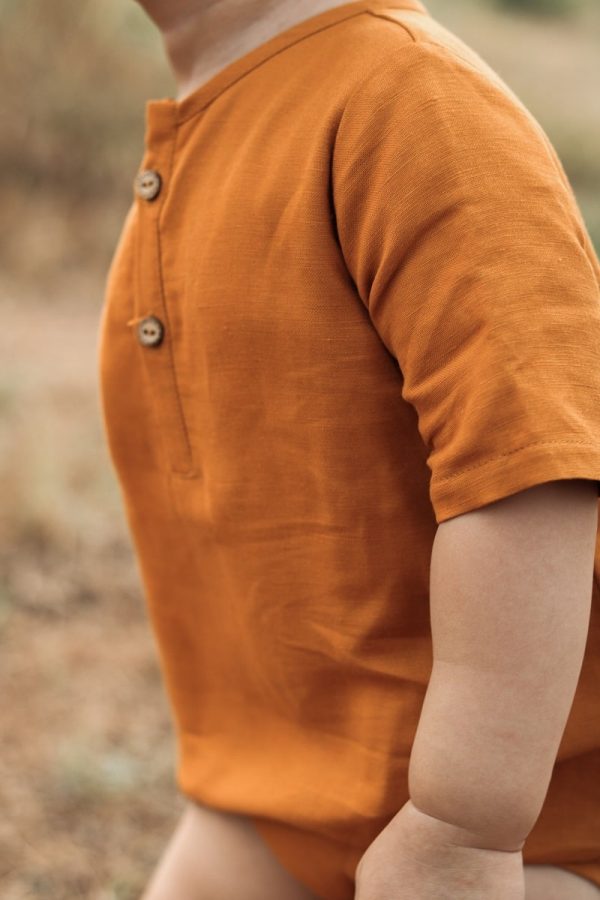bodysuit bé trai màu cam đất không nút