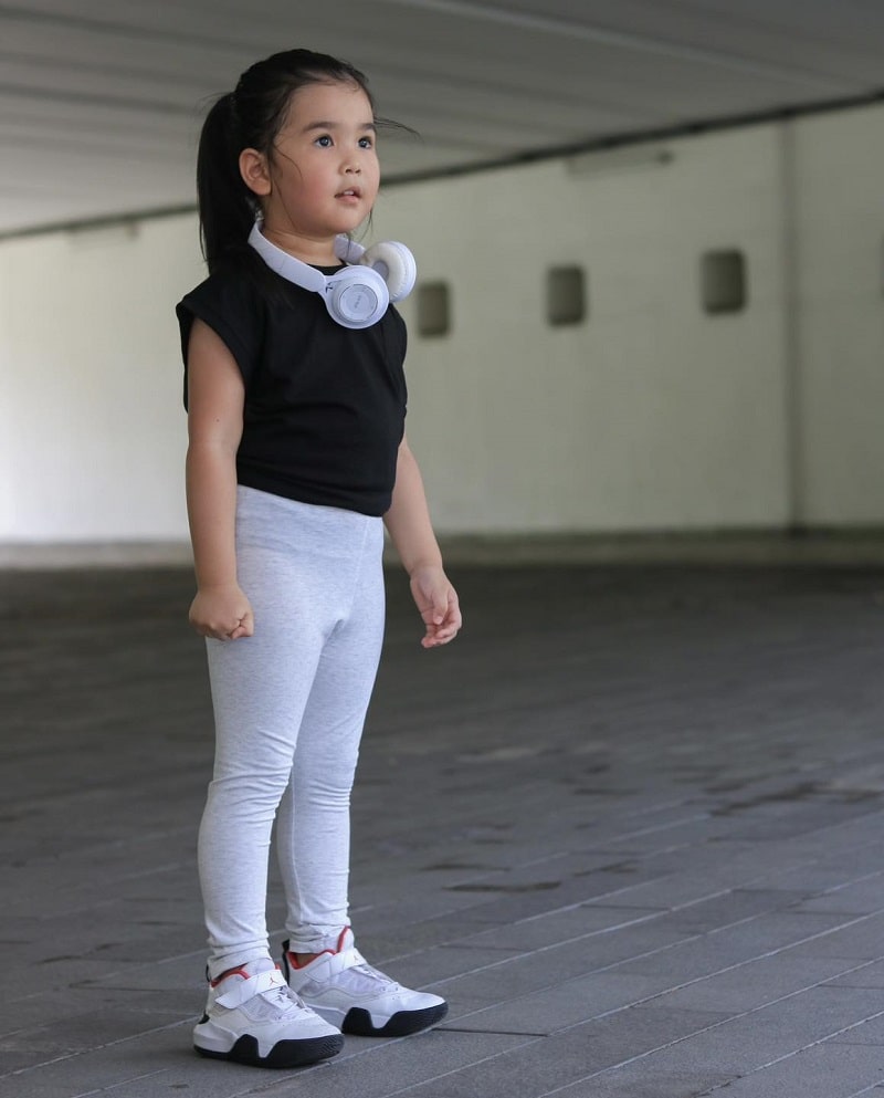 Quần legging mang đến một phong cách năng động, trẻ trung cho bé gái